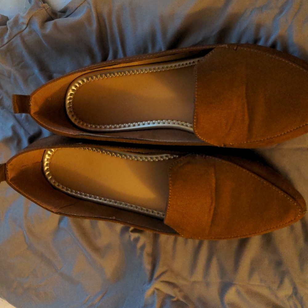 Flat shoes